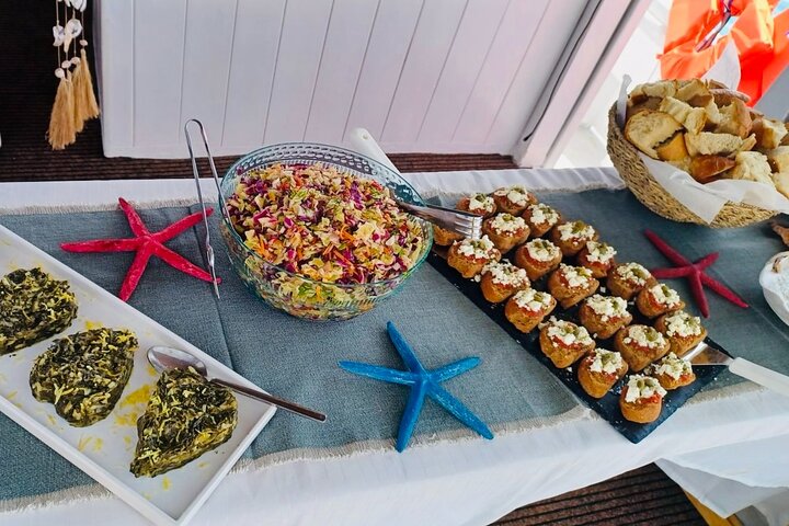 Nyt et luksuriøst svømmecruise langs Rhodos' kyst med bading, bespisning og åpen bar, foto 21 | wizardtrip