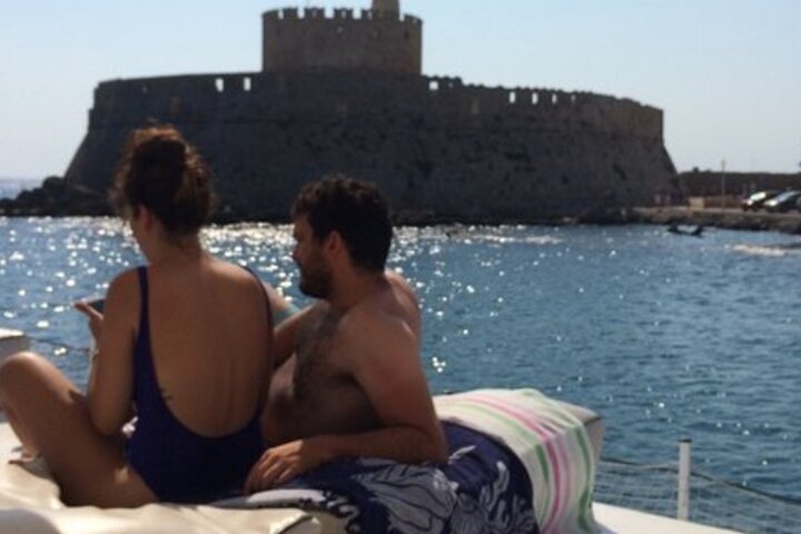 Nyt et luksuriøst svømmecruise langs Rhodos' kyst med bading, bespisning og åpen bar, foto 26 | wizardtrip