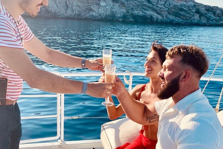 Nyt et luksuriøst svømmecruise langs Rhodos' kyst med bading, bespisning og åpen bar, foto 42 | wizardtrip