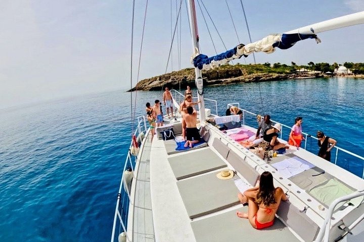Nyt et luksuriøst svømmecruise langs Rhodos' kyst med bading, bespisning og åpen bar, foto 50 | wizardtrip