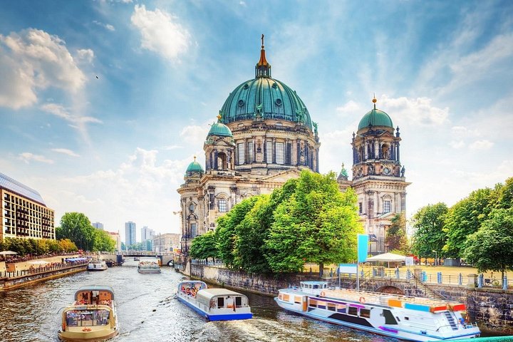 Une excursion à terre complète couvrant les monuments historiques et les sites emblématiques de Berlin depuis Warnemünde, photo 17 | wizardtrip