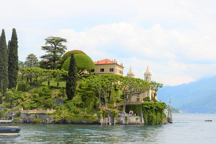 Viste panoramiche del Lago di Como, incluse cittadine come Bellagio e Como, con barche sull'acqua, foto 8 | wizardtrip