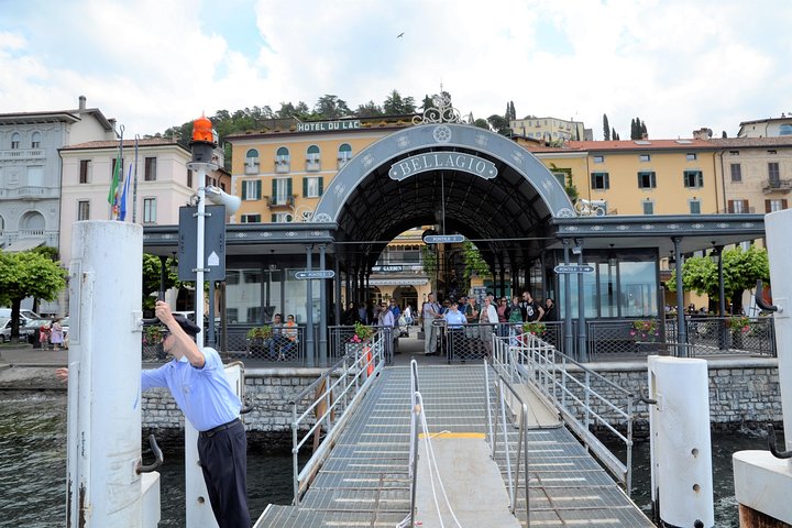 Viste panoramiche del Lago di Como, incluse cittadine come Bellagio e Como, con barche sull'acqua, foto 10 | wizardtrip