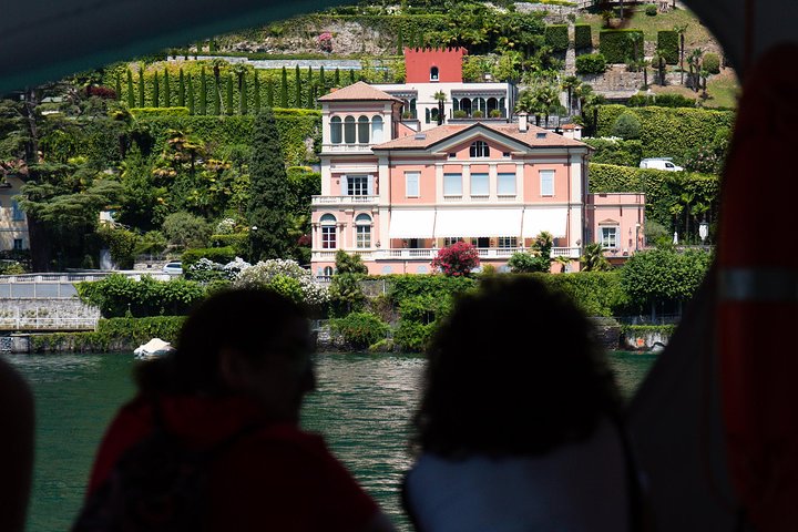 Viste panoramiche del Lago di Como, incluse cittadine come Bellagio e Como, con barche sull'acqua, foto 17 | wizardtrip
