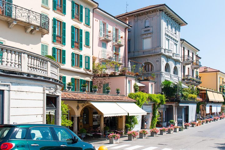 Viste panoramiche del Lago di Como, incluse cittadine come Bellagio e Como, con barche sull'acqua, foto 20 | wizardtrip
