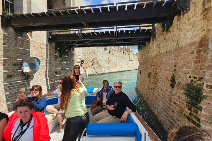 Tour di un'intera giornata da Milano a Verona, Sirmione e Lago di Garda, con siti storici e crociera in barca, foto 8 | wizardtrip