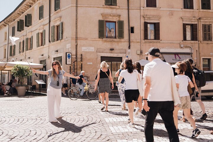 Tour di un'intera giornata da Milano a Verona, Sirmione e Lago di Garda, con siti storici e crociera in barca, foto 11 | wizardtrip