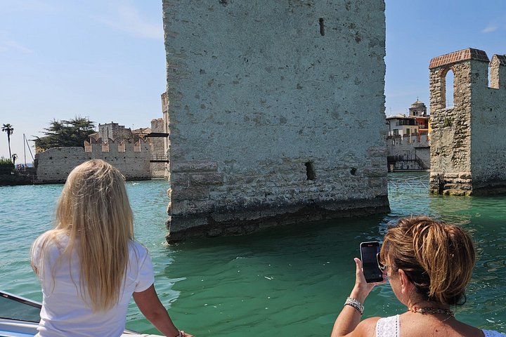 Tour di un'intera giornata da Milano a Verona, Sirmione e Lago di Garda, con siti storici e crociera in barca, foto 15 | wizardtrip