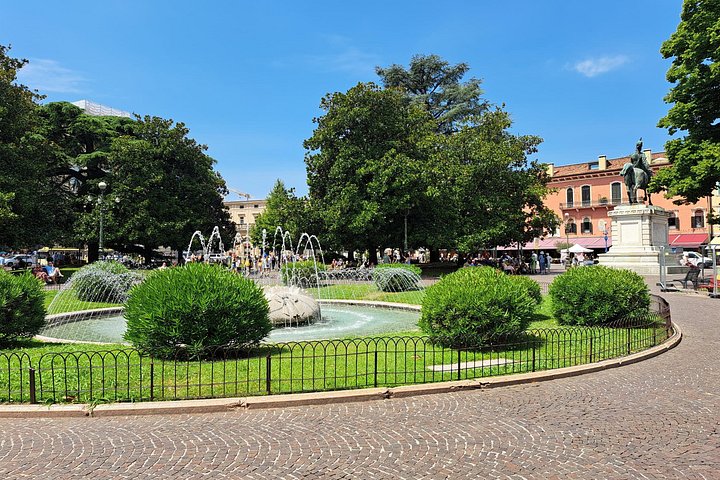 Tour di un'intera giornata da Milano a Verona, Sirmione e Lago di Garda, con siti storici e crociera in barca, foto 23 | wizardtrip
