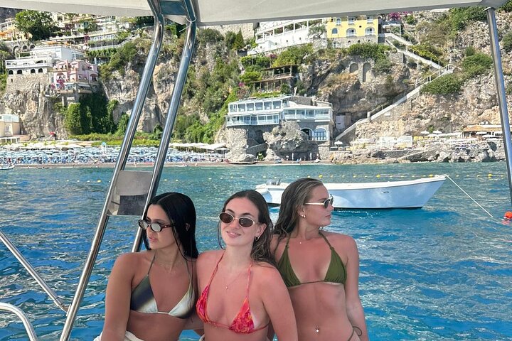 Privat båttur längs Amalfikusten, som visar pittoreska byar, dolda vikar och den fantastiska kustlinjen, foto 16 | wizardtrip