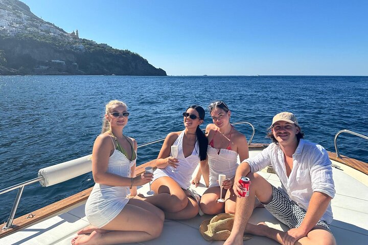 Privat båttur längs Amalfikusten, som visar pittoreska byar, dolda vikar och den fantastiska kustlinjen, foto 17 | wizardtrip