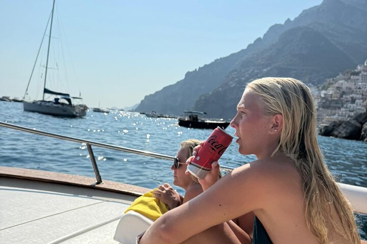 Privat båttur längs Amalfikusten, som visar pittoreska byar, dolda vikar och den fantastiska kustlinjen, foto 35 | wizardtrip