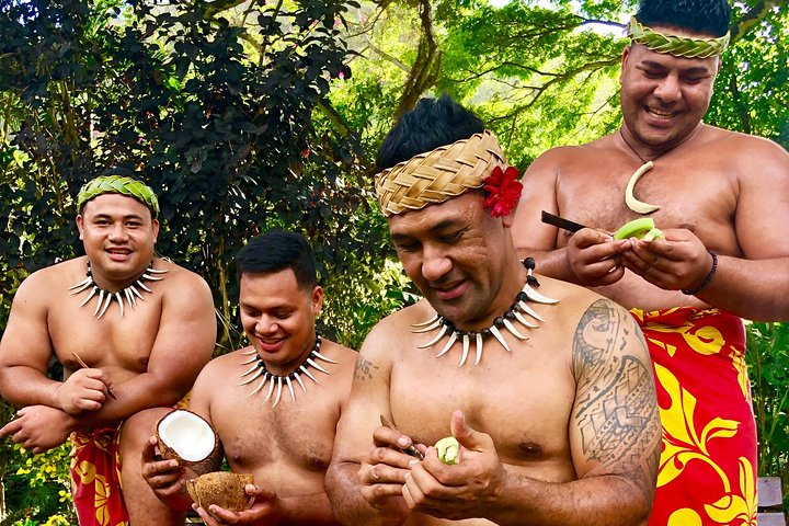 Ervaar een authentieke Polynesische luau met culturele shows en een feest bij Toa Luau in Waimea Valley, Oahu, foto 6 | wizardtrip
