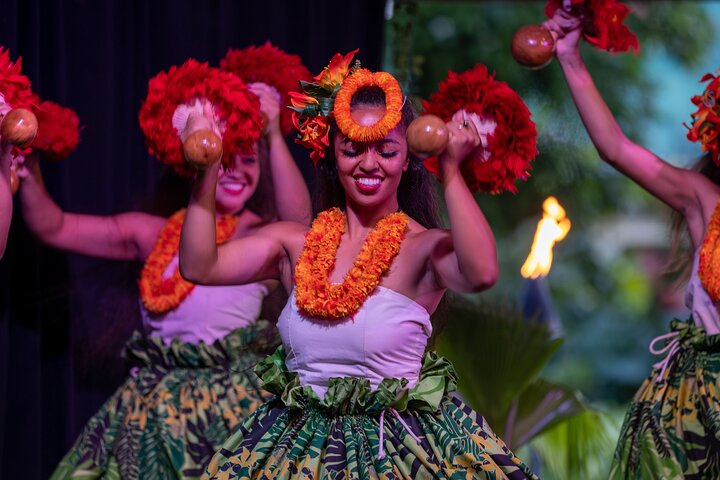 Ervaar een authentieke Polynesische luau met culturele shows en een feest bij Toa Luau in Waimea Valley, Oahu, foto 17 | wizardtrip