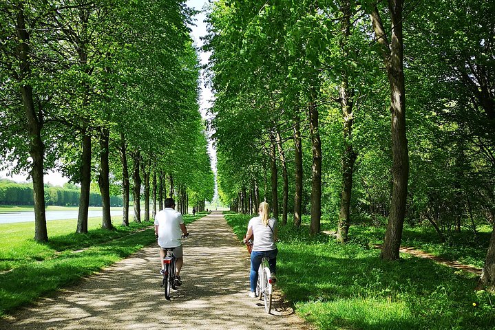 Versailles Bike Tour with Market, Gardens & Guided Palace Tour | wizardtrip