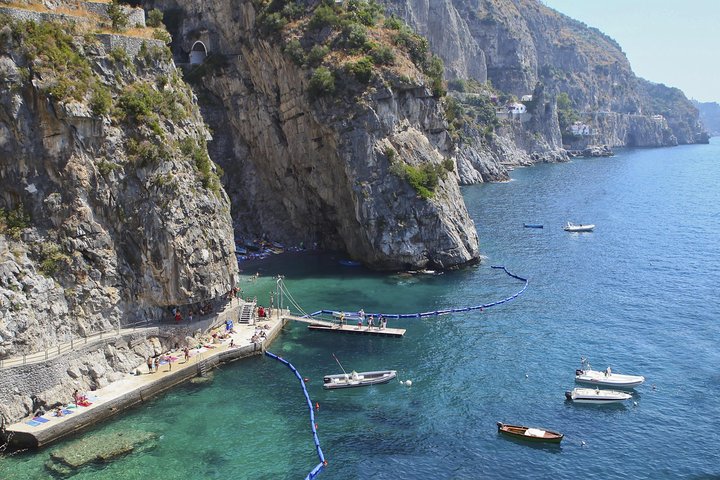 Small-Group Amalfi Coast Day Cruise from Positano | wizardtrip