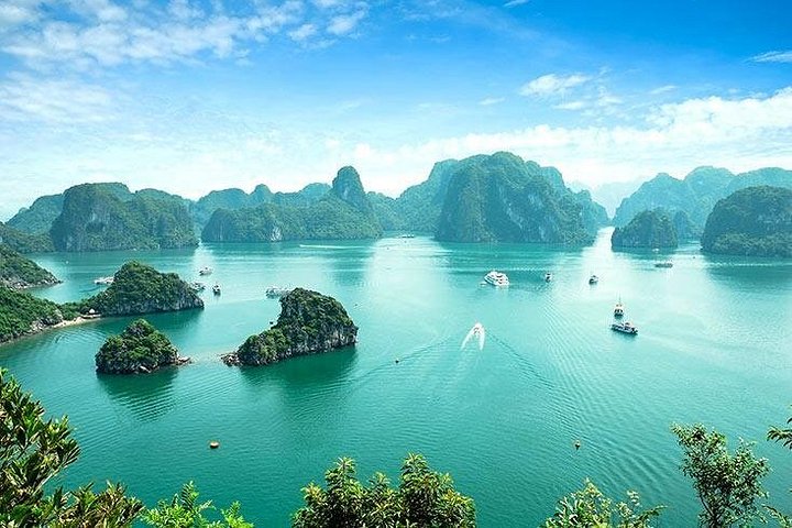 Halong Bay Full Day With Cave, Kayaking And Swimming - Highway Transfer | wizardtrip