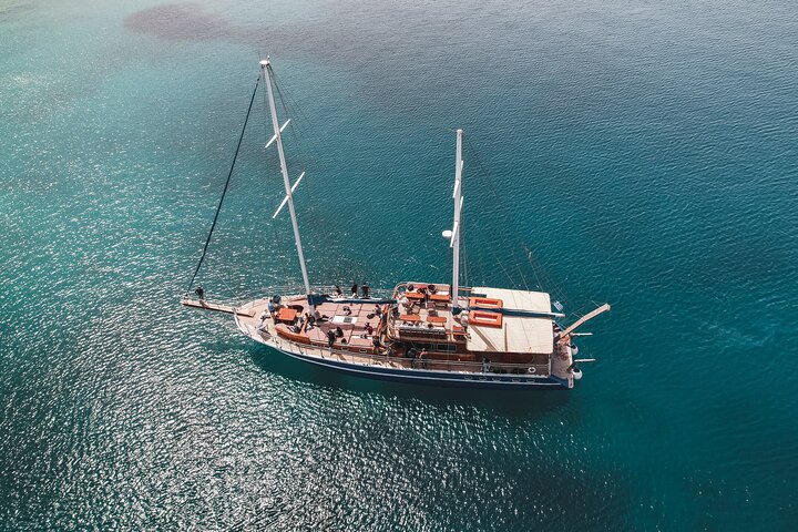 Croisière d'une journée complète vers 3 îles : Agistri, Moni et Égine avec déjeuner | wizardtrip