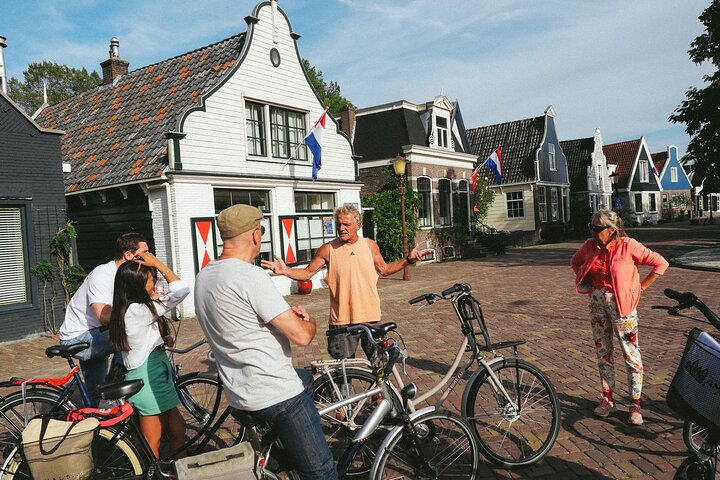 Pedaleando por la pintoresca campiña holandesa con molinos de viento y canales cerca de Ámsterdam, foto 9 | wizardtrip
