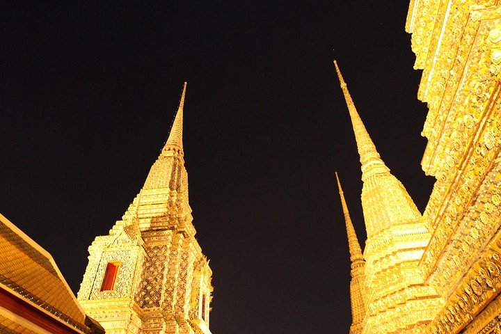 Découvrez la vie nocturne animée de Bangkok, ses temples et ses marchés lors d'un circuit en tuk-tuk, photo 11 | wizardtrip