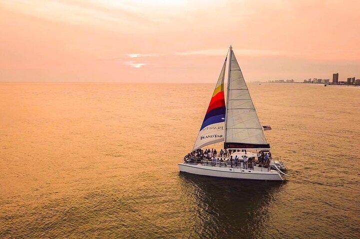 Delfin Solnedgang Cruise i Panama City Beach på "Island Time" | wizardtrip