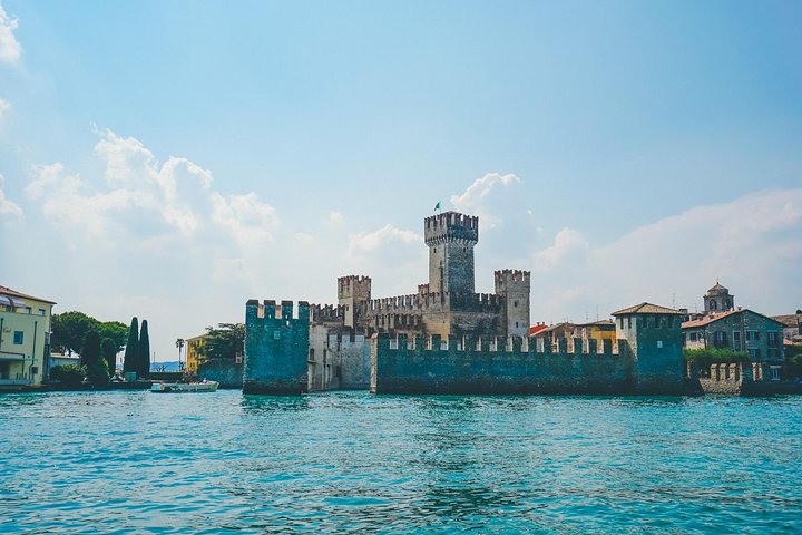 Excursion d'une journée au lac de Garde et à Sirmione depuis Vérone, avec promenades en bateau et sites historiques, photo 15 | wizardtrip