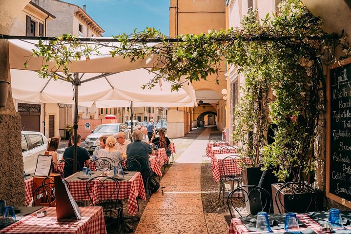 Un viaggio culinario nel centro storico di Verona, con cibo e vino locali, foto 7 | wizardtrip