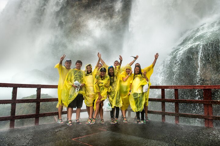 Oplev de majestætiske Niagara Falls, USA med ikoniske attraktioner som Maid of the Mist og Cave of the Winds, foto 12 | wizardtrip