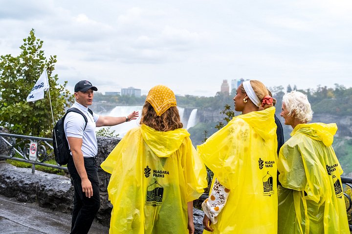 Upplev Niagara Falls Kanada med en premiumtur inklusive Skylon Tower-vyer, Journey Behind the Falls och en båtkryssning, foto 12 | wizardtrip