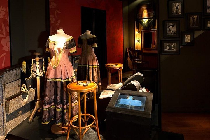 Experience a passionate flamenco show in Seville's historic Flamenco Dance Museum, photo 8 | wizardtrip