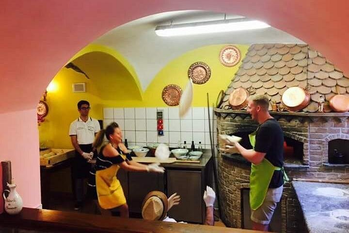 Passeio de Tuk Tuk em Sorrento com preparação de pizza e degustações, foto 17 | wizardtrip
