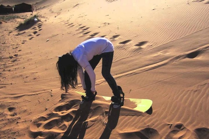 Privat morgensafari i Dubais ørken med sanddyne-bashing, kamelridning og sandboarding, foto 7 | wizardtrip