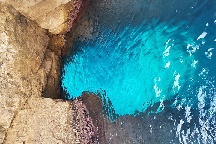 Båttur i liten gruppe rundt øya Capri fra Sorrento, med badestopp og naturskjønn utsikt, foto 17 | wizardtrip