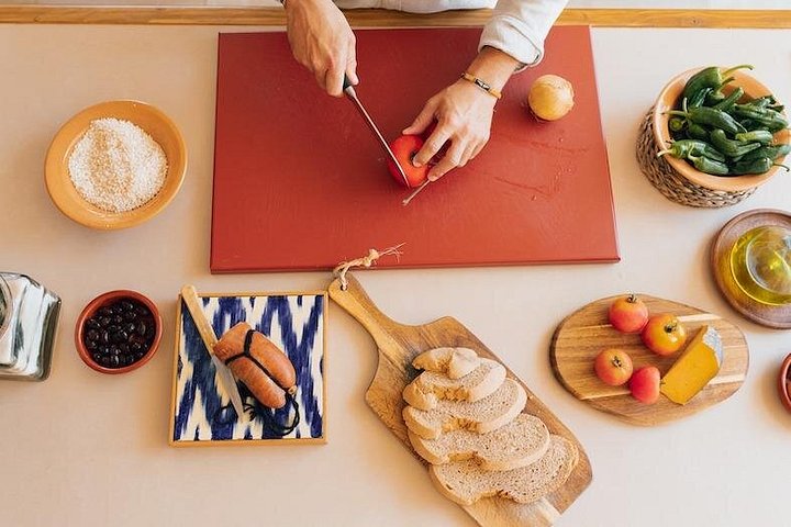 Lernen Sie, traditionelle spanische Gerichte in einer historischen Mühlenküche in Palma de Mallorca zuzubereiten, Foto 13 | wizardtrip