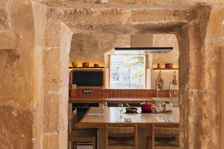 Lernen Sie, traditionelle spanische Gerichte in einer historischen Mühlenküche in Palma de Mallorca zuzubereiten, Foto 19 | wizardtrip