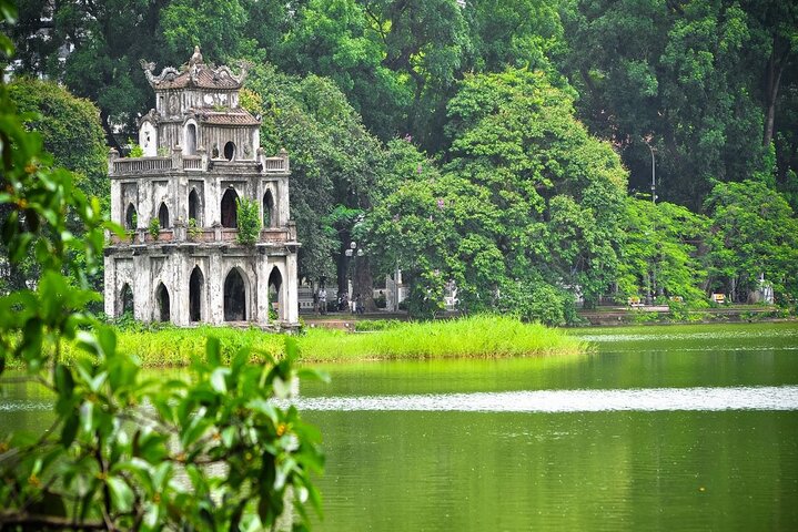 A private half-day tour exploring Hanoi's historical sites, cultural landmarks, and the unique Train Street, photo 8 | wizardtrip
