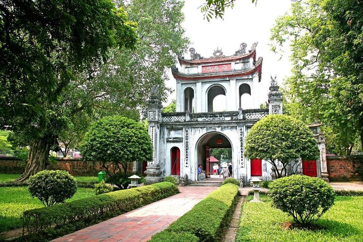 A private half-day tour exploring Hanoi's historical sites, cultural landmarks, and the unique Train Street, photo 10 | wizardtrip