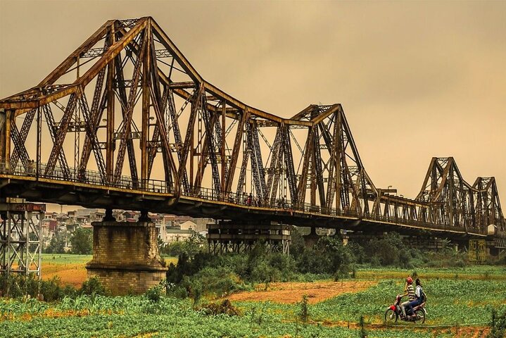 A private half-day tour exploring Hanoi's historical sites, cultural landmarks, and the unique Train Street, photo 12 | wizardtrip