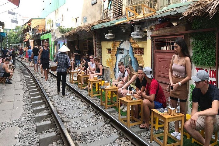 A private half-day tour exploring Hanoi's historical sites, cultural landmarks, and the unique Train Street, photo 13 | wizardtrip