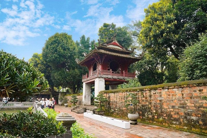 A private half-day tour exploring Hanoi's historical sites, cultural landmarks, and the unique Train Street, photo 14 | wizardtrip