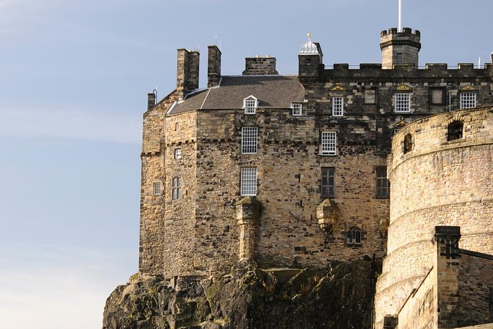 Hop-on hop-off busstur til Edinburghs kongelige attraksjoner, inkludert Edinburgh Castle og Royal Yacht Britannia, foto 9 | wizardtrip