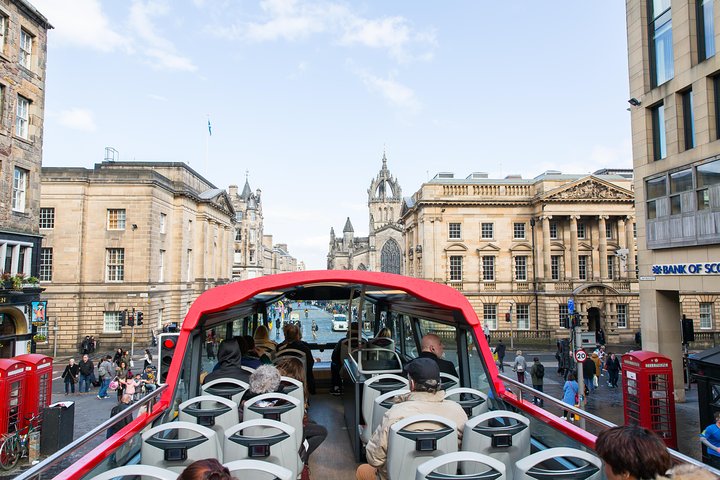 Hop-on hop-off busstur til Edinburghs kongelige attraksjoner, inkludert Edinburgh Castle og Royal Yacht Britannia, foto 17 | wizardtrip