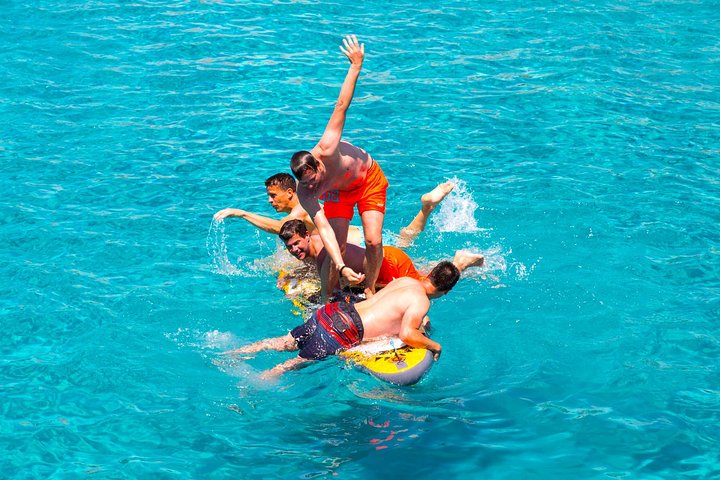 Catamarcruise op Ibiza met strandstops, paddleboarden, eten en drinken, foto 6 | wizardtrip