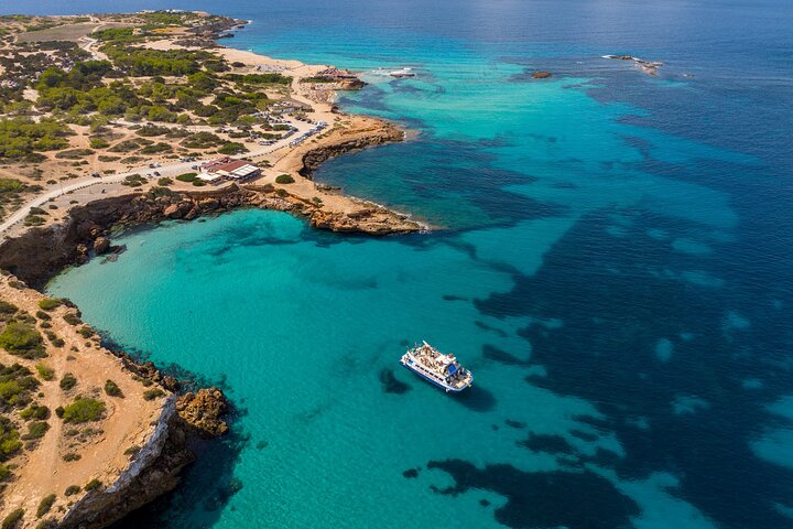 Catamarcruise op Ibiza met strandstops, paddleboarden, eten en drinken, foto 26 | wizardtrip