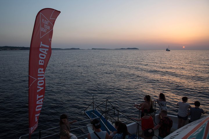 Catamarcruise op Ibiza met strandstops, paddleboarden, eten en drinken, foto 38 | wizardtrip