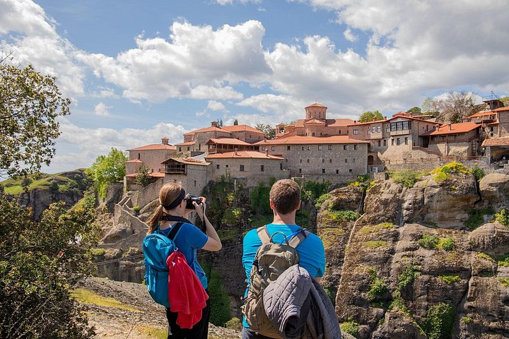 Randonnée en petit groupe à Météores avec transfert et visite de monastère | wizardtrip