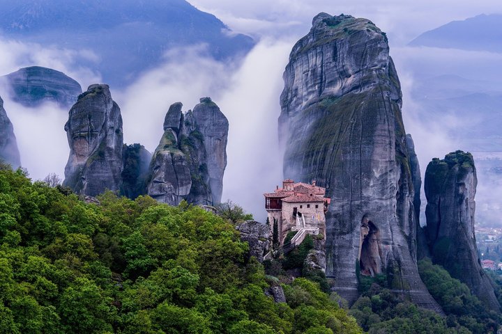 Athen: Meteora-Klöster-Tour, Höhlen, Strandstopps & Mittagessen | wizardtrip