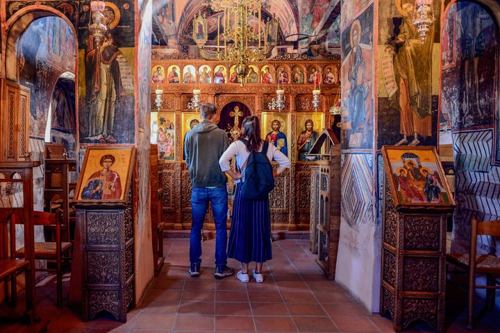 アテネ発終日ロードトリップ、修道院、洞窟、ビーチ休憩が含まれます、写真6 | wizardtrip