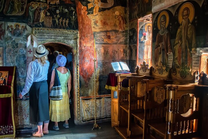アテネ発終日ロードトリップ、修道院、洞窟、ビーチ休憩が含まれます、写真31 | wizardtrip