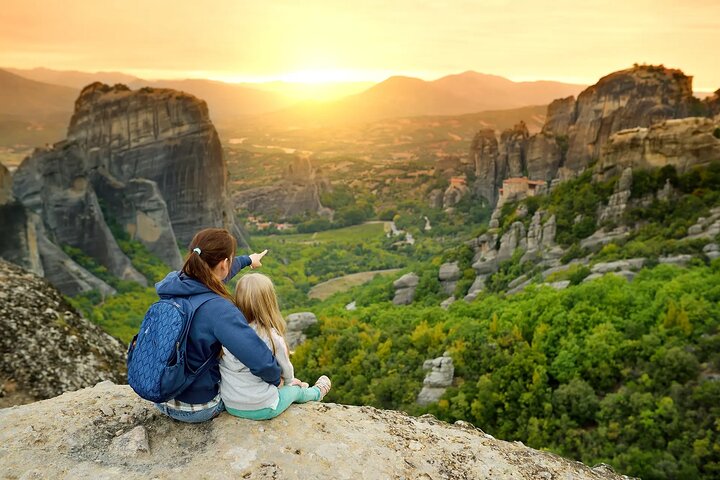 Visite au coucher du soleil à Météores avec monastères et grottes d'ermites en petit groupe | wizardtrip